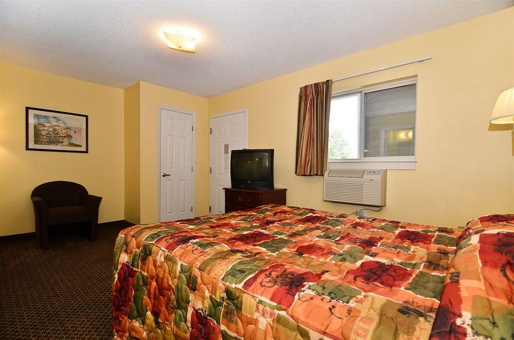 Suburban Studios Charlotte-Ballantyne Pineville Exterior photo