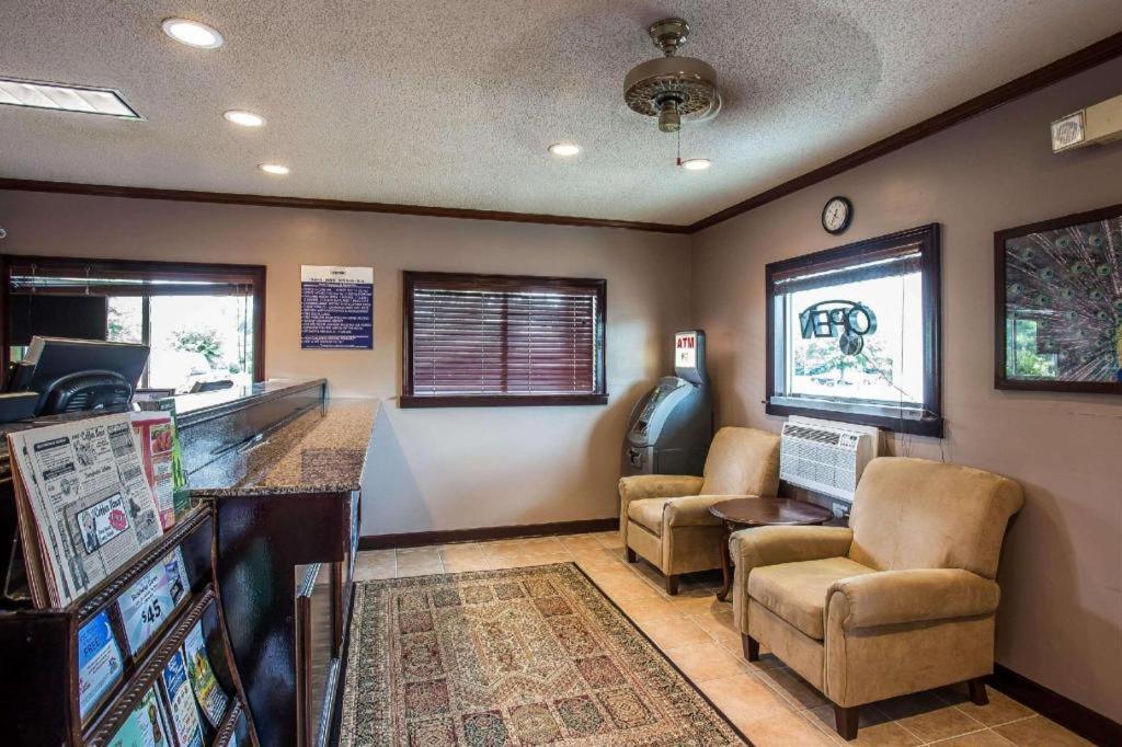 Suburban Studios Charlotte-Ballantyne Pineville Exterior photo